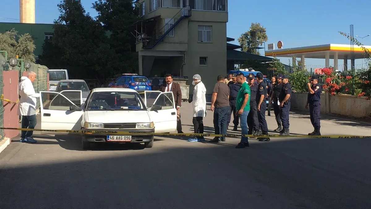 Cinnet geçiren adam önce eşini sonra da kendini öldürdü