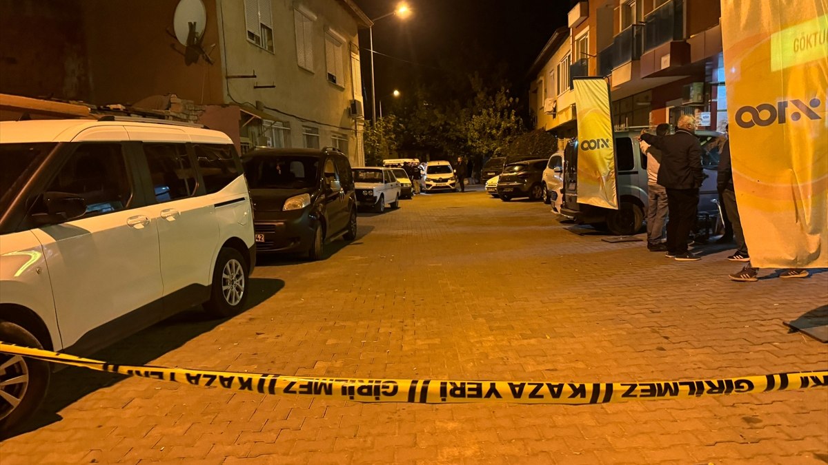 İzmir’de polis ekibine yapılan saldırıda 13 kişi daha gözaltına alındı